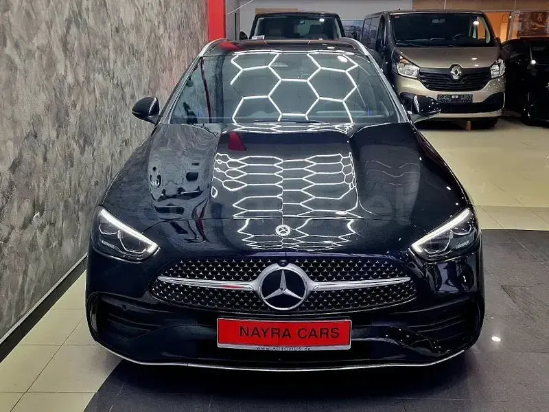 Usado Mercedes C200 163 CV (119 kW) 2023 Negro Familiar