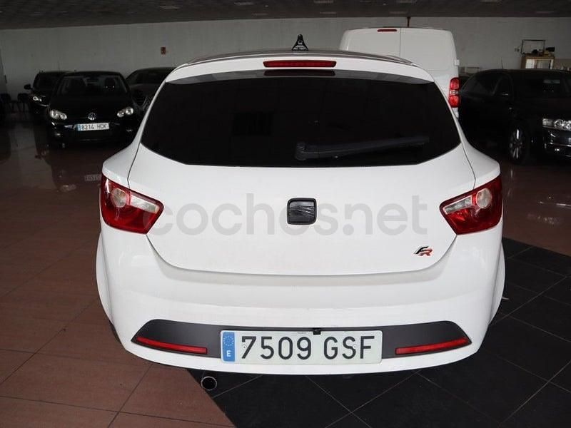 Begagnad Seat Ibiza Sport 105 HK (77 kW) 2010 Vit Sedan