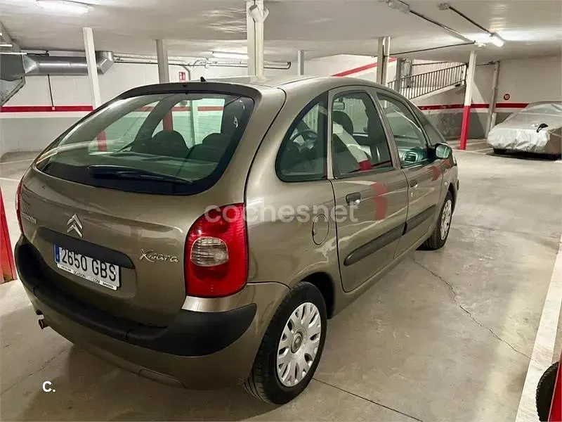 Usado Citroën Xsara Picasso 110 CV (80 kW) 2008 Beige Monovolumen