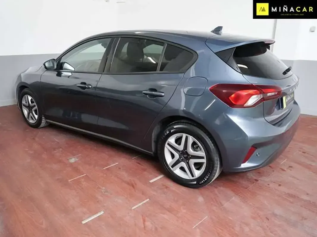 Usado Ford Focus Trend+ 120 CV (88 kW) 2022 Azul Utilitario
