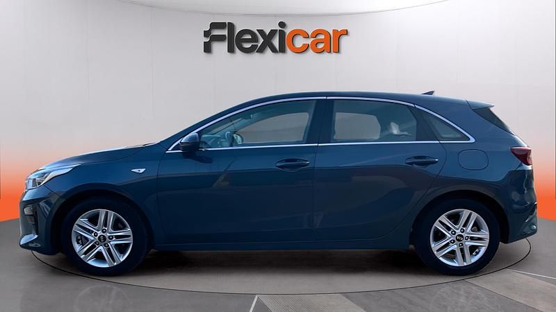 Usado Kia Ceed 140 CV (102 kW) 2020 Azul Utilitario
