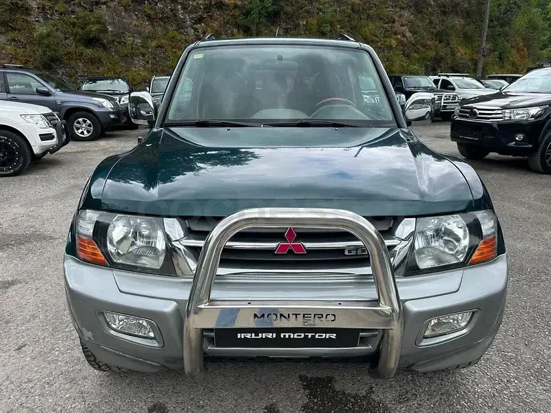 Usado Mitsubishi Montero 203 CV (149 kW) 2000 Verde SUV