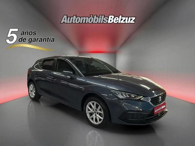 Usado Seat Leon Style 110 CV (80 kW) 2024 Gris Utilitario