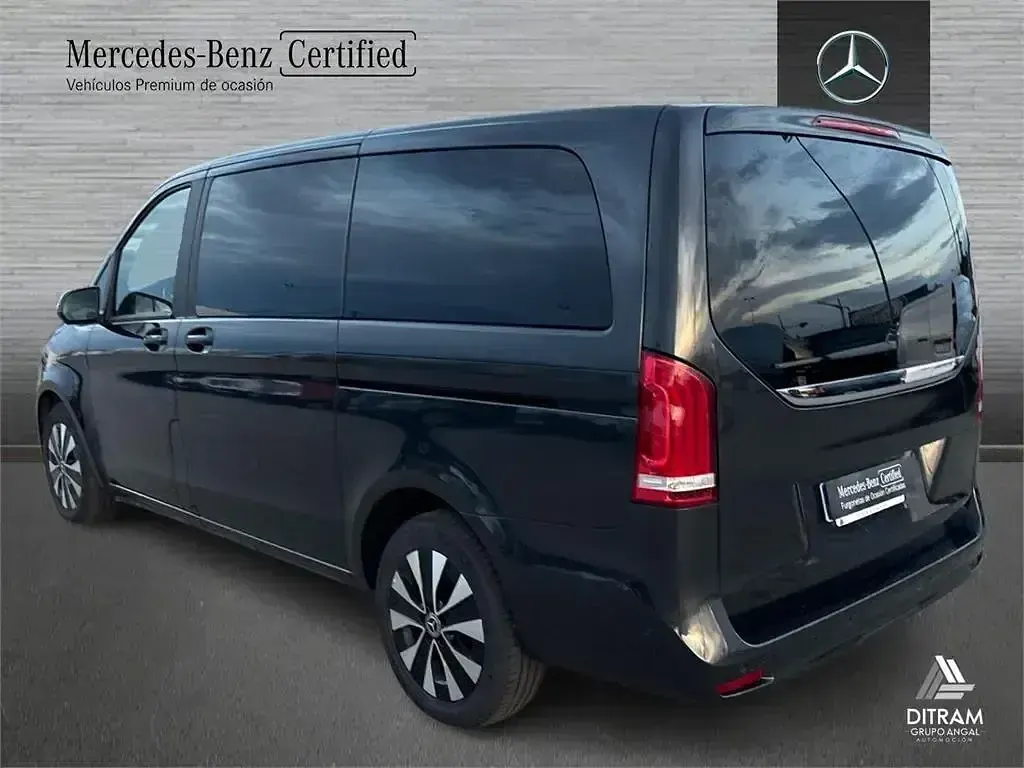 Usado Mercedes V250 190 CV (139 kW) 2023 Gris Monovolumen