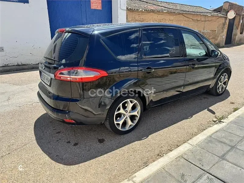 Usado Ford S-MAX Limited 140 CV (102 kW) 2012 Negro Monovolumen