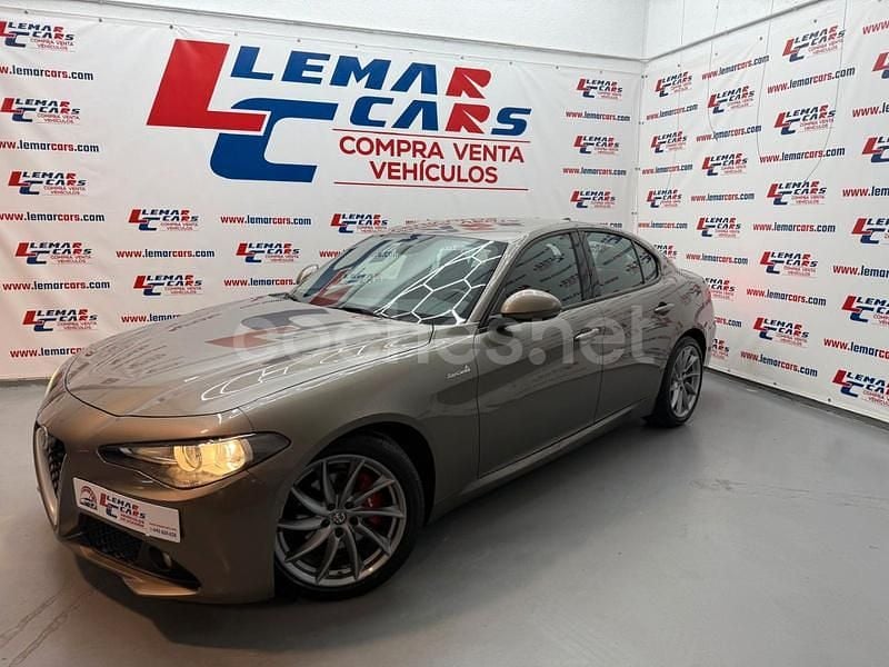 Beige Usado 2017 Alfa Romeo Giulia Super Berlina | 17.900 € (Precio justo) - Imagen 1/4