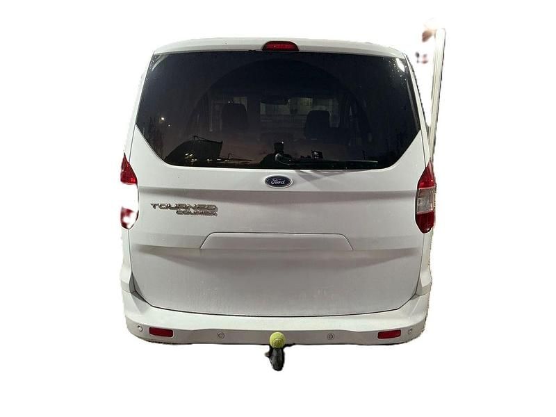 Usado Ford Tourneo Courier Titanium 100 CV (73 kW) 2016 Blanco Monovolumen