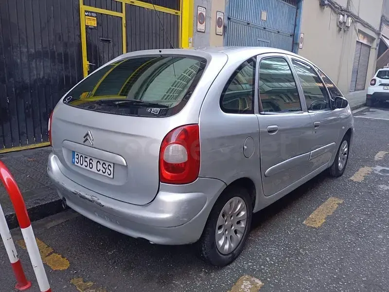 Usado Citroën Xsara Picasso Exclusive 90 CV (66 kW) 2003 Gris / plata Monovolumen