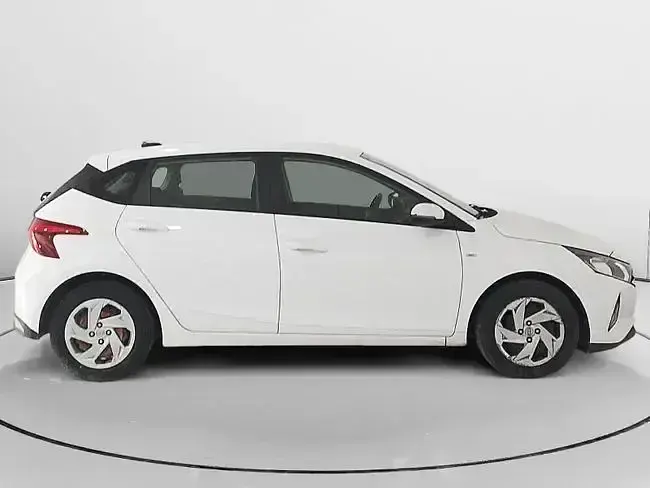 Usado Hyundai i20 100 CV (73 kW) 2021 Blanco Utilitario