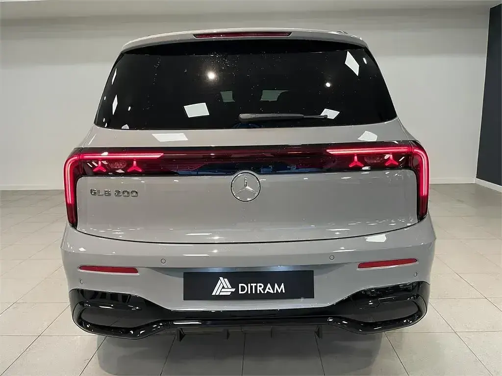 Nuevo Mercedes GLB200 163 CV (119 kW) 2026 Gris SUV
