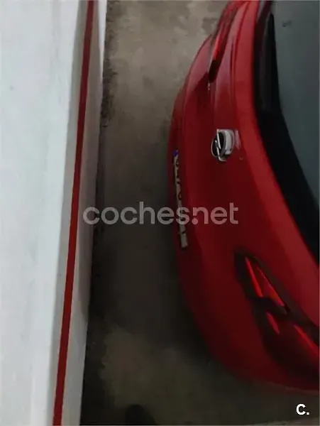 Usado Opel Corsa Selective 90 CV (66 kW) 2015 Rojo Utilitario