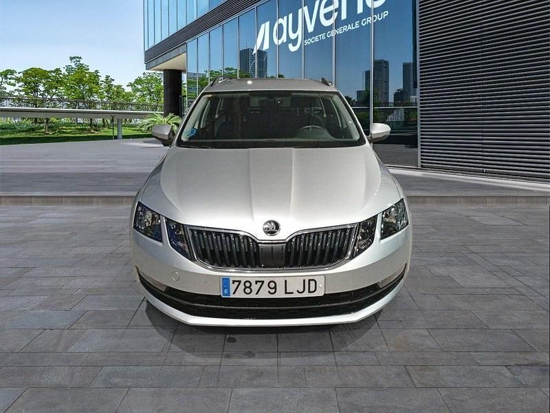 Usado Skoda Octavia Ambition 131 CV (96 kW) 2020 Gris Familiar