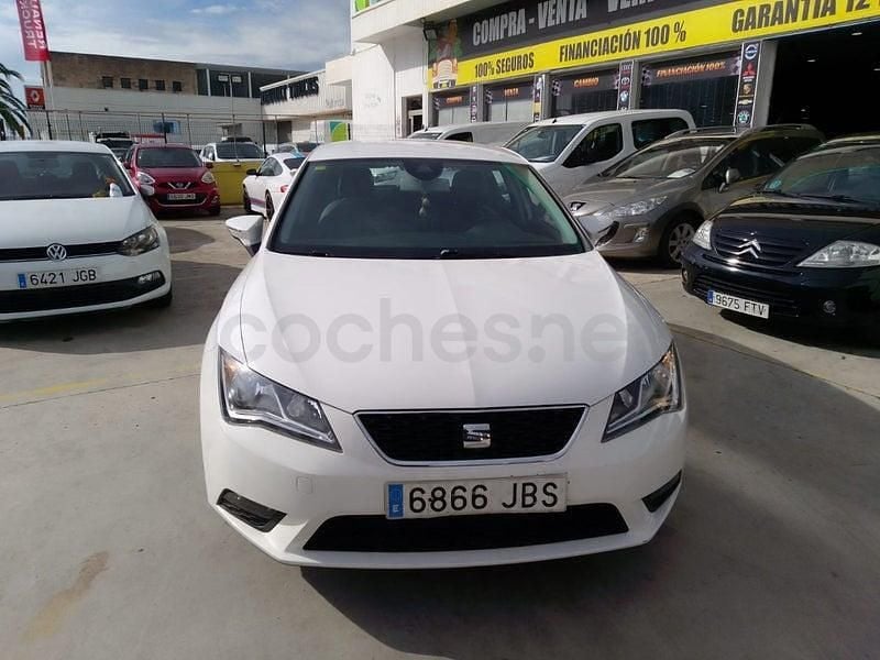 Usado Seat Leon I-Tech 105 CV (77 kW) 2014 Blanco Berlina