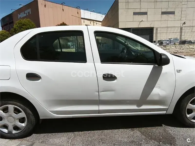 Usado Dacia Logan Ambiance 75 CV (55 kW) 2015 Blanco Berlina