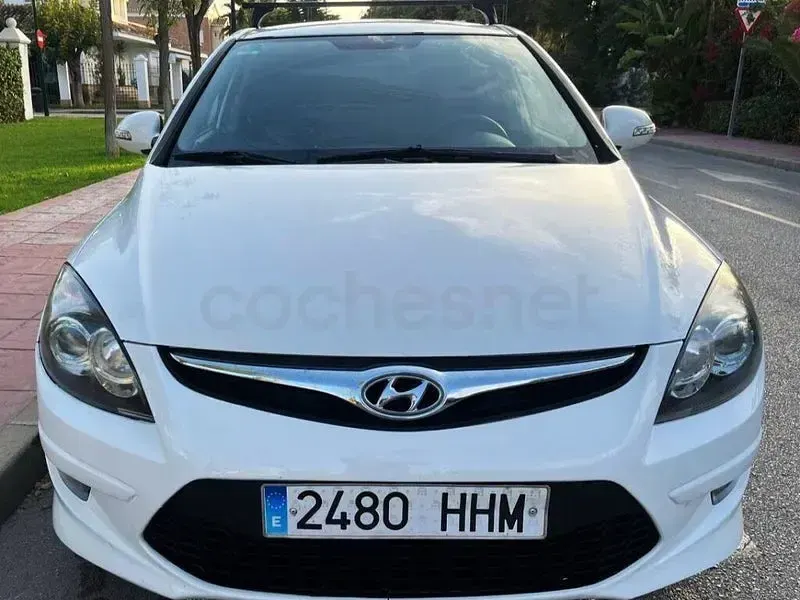 Usado Hyundai i30 90 CV (66 kW) 2012 Blanco Berlina