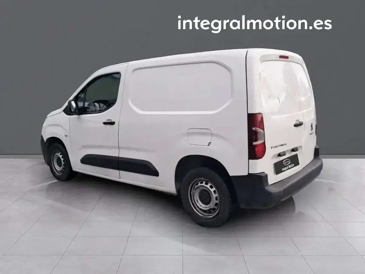 Usado Peugeot Partner 75 CV (55 kW) 2020 Blanco Monovolumen
