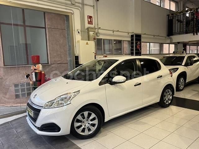 Usado Peugeot 208 Active 75 CV (55 kW) 2018 Blanco Utilitario