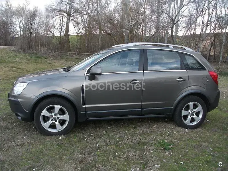 Usado Opel Antara Cosmo 150 CV (110 kW) 2007 Beige SUV