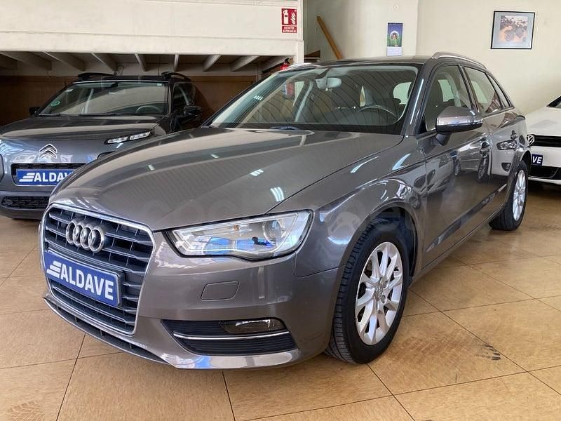 Usado Audi A3 110 CV (80 kW) 2014 Marrón Berlina
