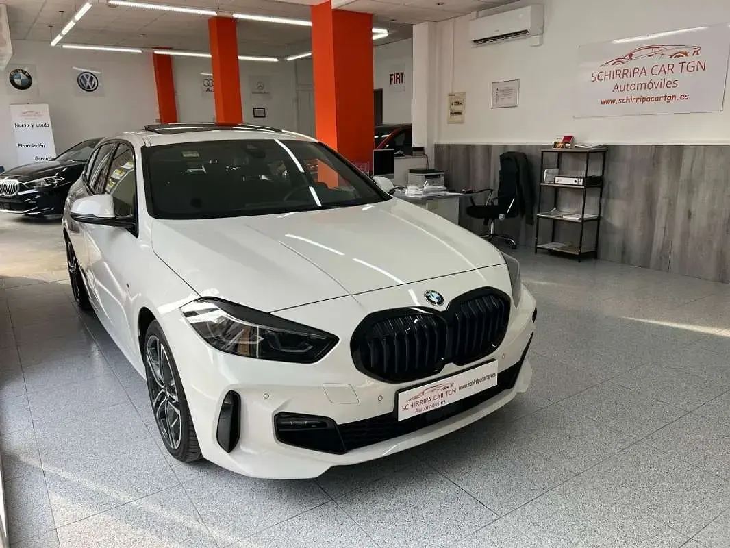 Usado BMW 116 M Sport 136 CV (100 kW) 2023 Blanco Utilitario