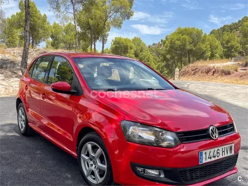 Usado VW Polo Advance 90 CV (66 kW) 2014 Rojo Berlina