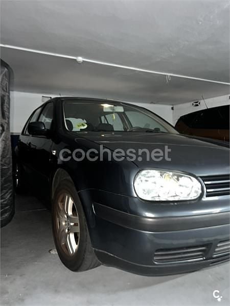 Usado VW Golf IV Conceptline 105 CV (77 kW) 2002 Gris / plata Berlina