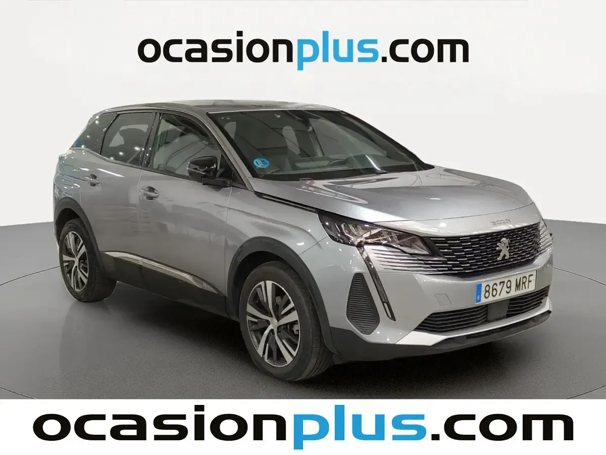 Usado Peugeot 3008 Allure 136 CV (100 kW) 2024 Gris SUV