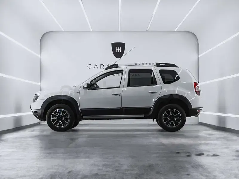 Usado Dacia Duster Urban Explorer 109 CV (80 kW) 2016 Blanco SUV