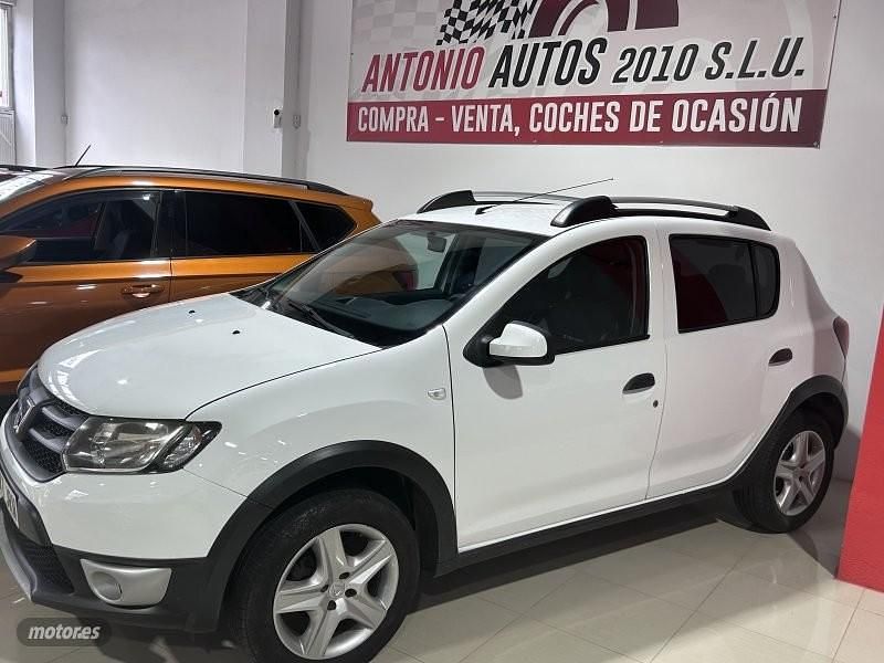 Używany Dacia Sandero Expression 90 KM (66 kW) 2016 Biały SUV