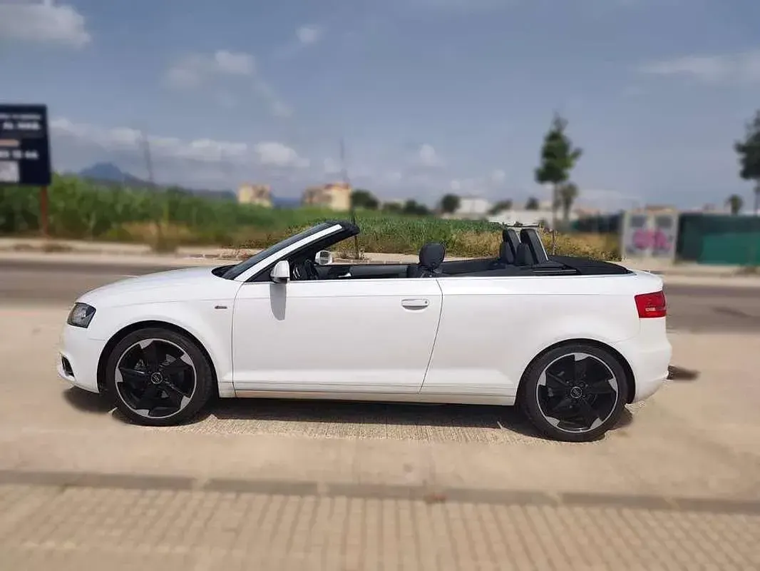 Usado Audi A3 Cabriolet Attraction 160 CV (117 kW) 2013 Blanco Descapotable