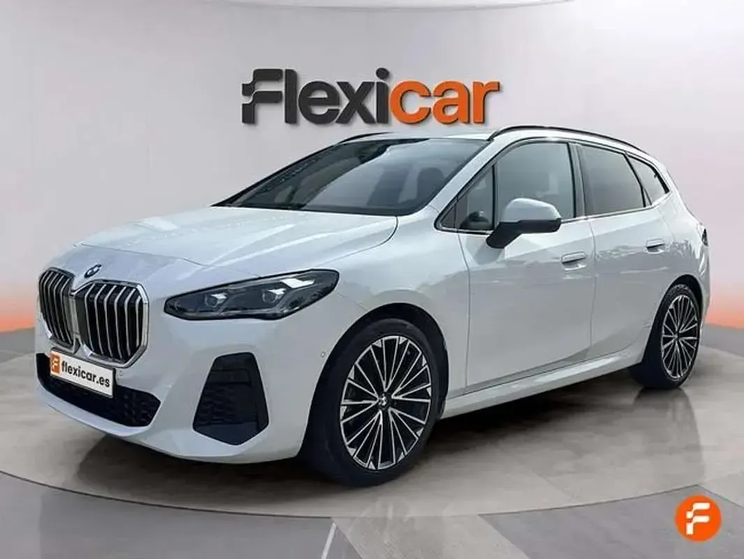 Usado BMW 218 136 CV (100 kW) 2024 Blanco Monovolumen
