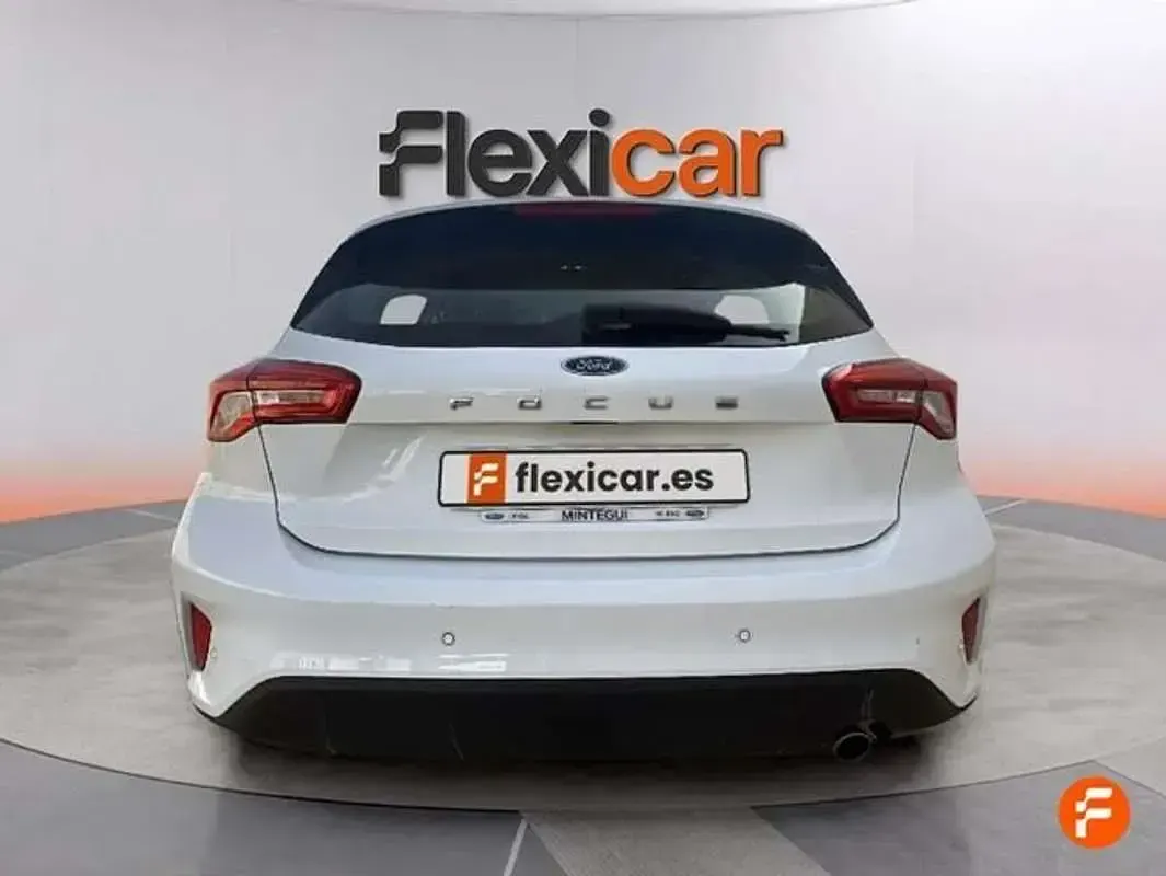 Usado Ford Focus Titanium 120 CV (88 kW) 2020 Blanco Utilitario