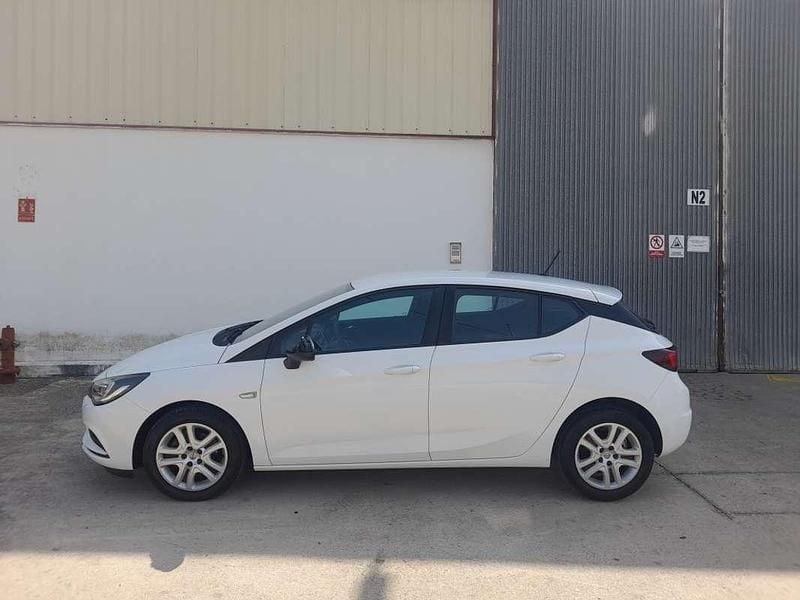 Usado Opel Astra Business 110 CV (80 kW) 2017 Blanco Utilitario