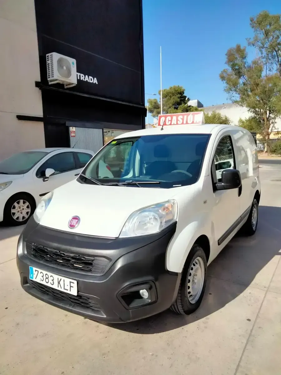 Usado Fiat Fiorino 80 CV (58 kW) 2018 Blanco Monovolumen