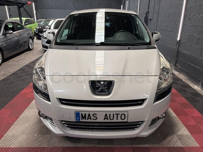 Usado Peugeot 5008 Active 112 CV (82 kW) 2012 Blanco Monovolumen