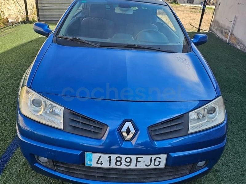 Usado Renault Mégane II Authentique 105 CV (77 kW) 2006 Azul Berlina