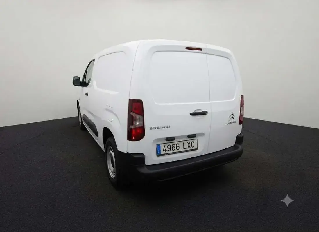 Usado Citroën Berlingo 102 CV (75 kW) 2022 Blanco Monovolumen