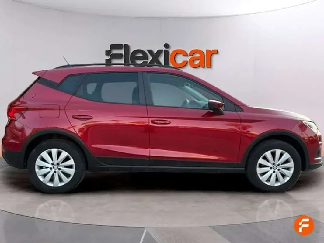 Usado Seat Arona Ecomotive 116 CV (85 kW) 2018 Rojo SUV