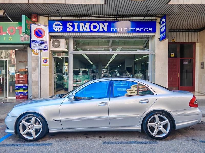 Usado Mercedes E280 Avantgarde 190 CV (139 kW) 2006 Gris / plata Berlina