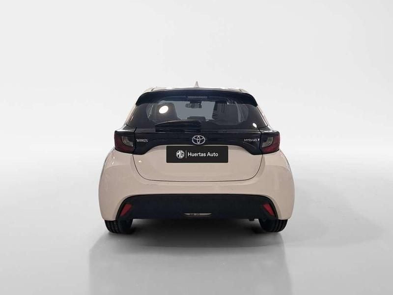 Używany Toyota Yaris Business Edition 116 KM (85 kW) 2021 Biały Hatchback