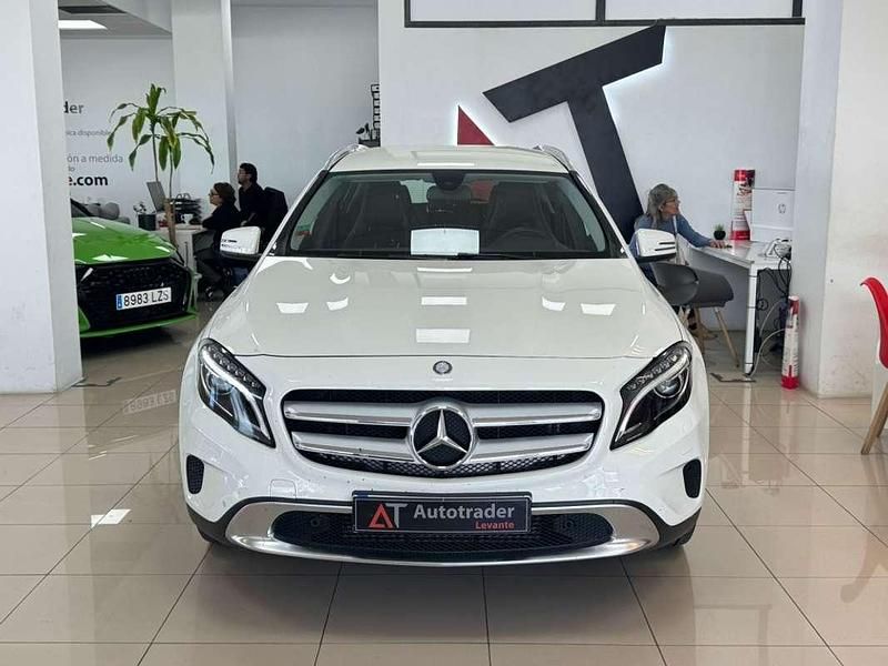 Begagnad Mercedes GLA200 Urban 136 HK (100 kW) 2016 Vit SUV