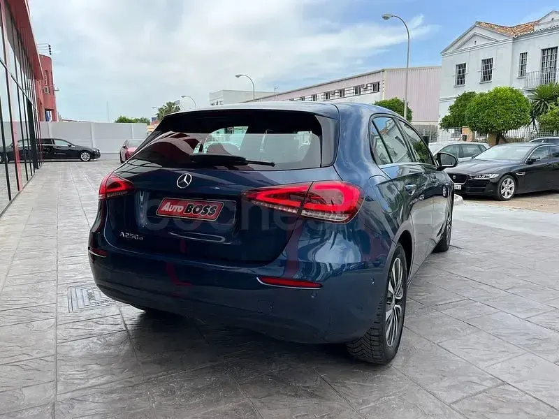 Usado Mercedes A250 218 CV (160 kW) 2023 Azul Berlina
