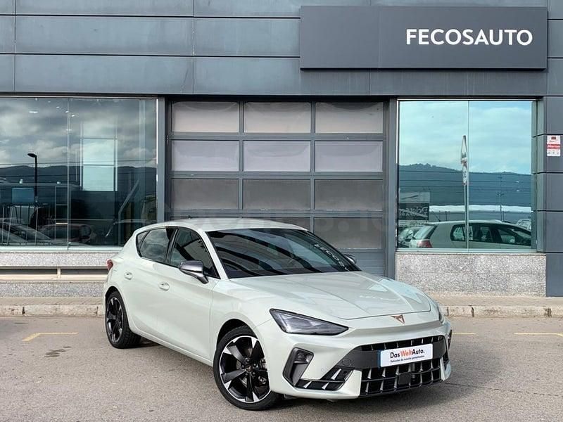 Usado Cupra Leon 150 CV (110 kW) 2025 Gris / plata Berlina