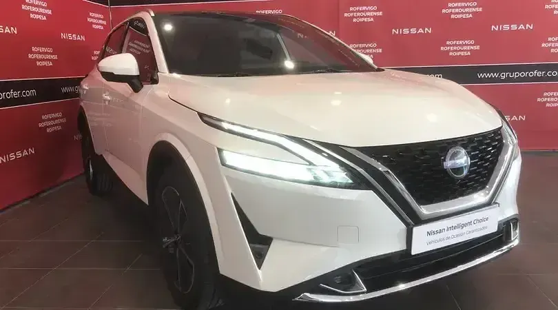 Usado Nissan Qashqai Tekna 140 CV (102 kW) 2023 Lunar white metalizado SUV