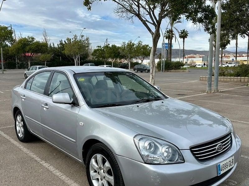 Usado Kia Magentis Active 140 CV (102 kW) 2009 Gris / plata Berlina