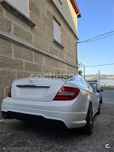 Usado Mercedes C220 170 CV (125 kW) 2012 Blanco Coupe