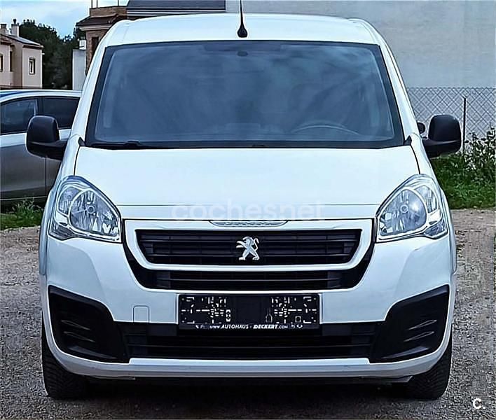 Usado Peugeot Partner Tepee Active 100 CV (73 kW) 2016 Blanco Monovolumen