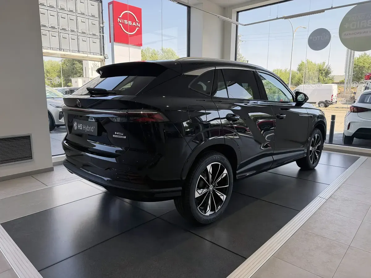 Nuevo MG HS Luxury 224 CV (164 kW) 2026 Negro SUV