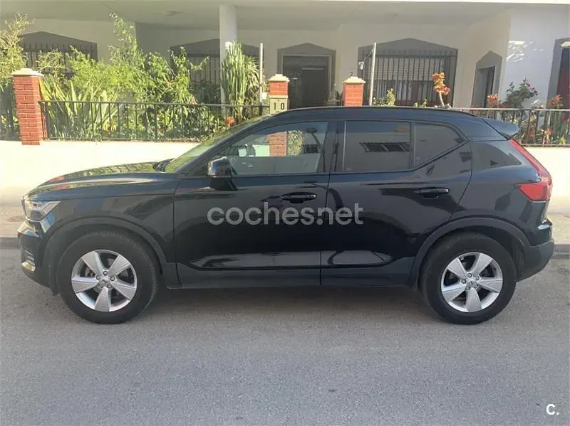 Usado Volvo XC40 156 CV (114 kW) 2018 Negro SUV