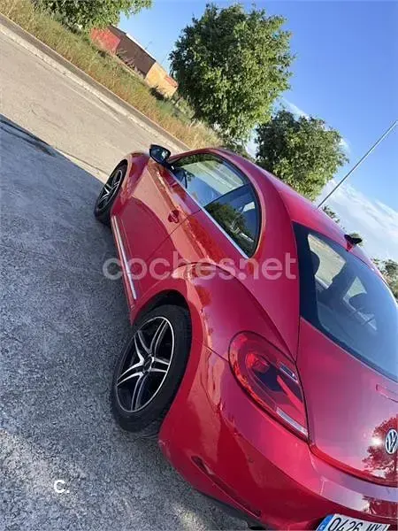 Usado VW Beetle 105 CV (77 kW) 2012 Rojo Utilitario